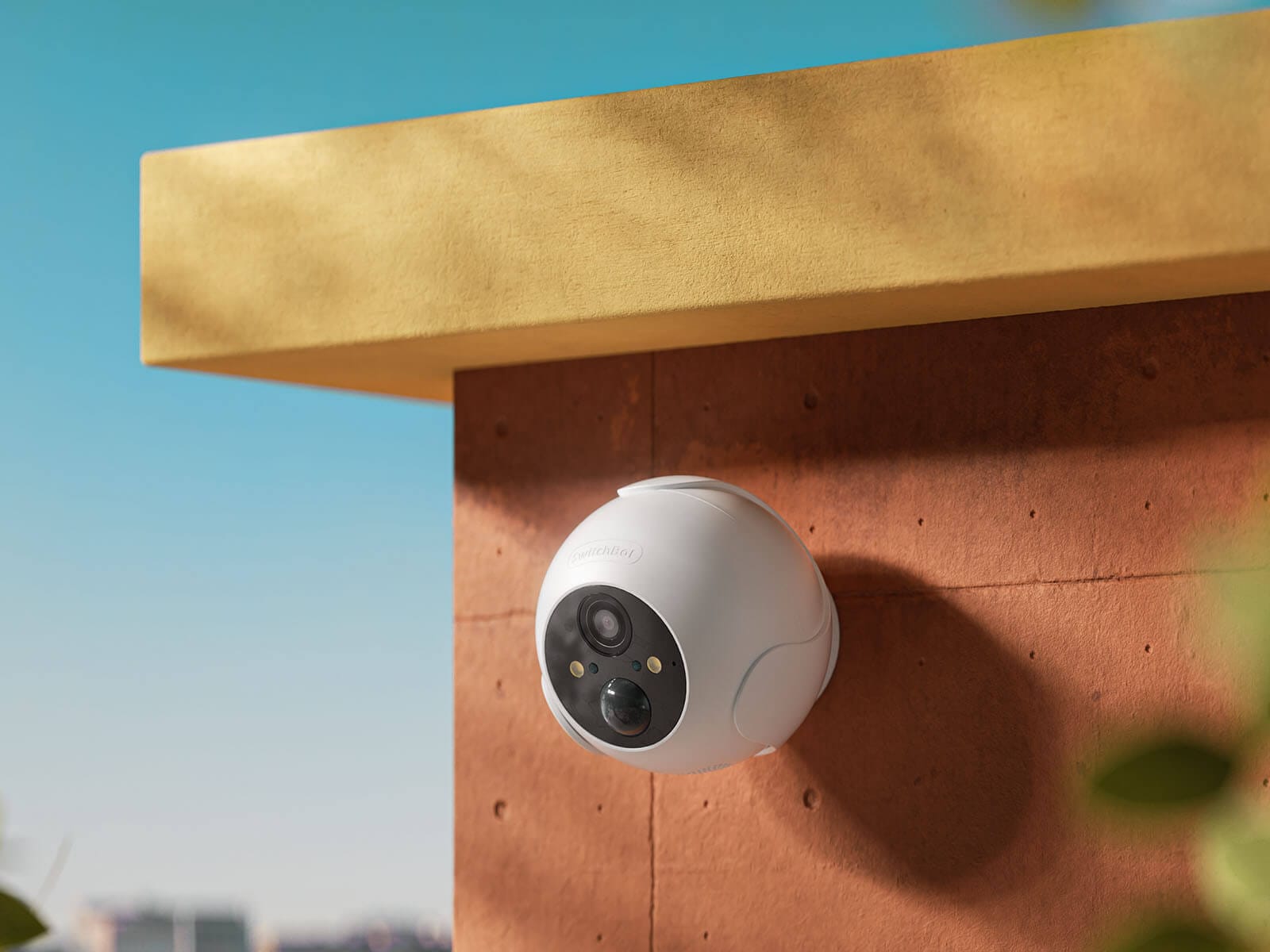 SwitchBot Outdoor Spotlight Camera 2K Nadvoresna Galerija